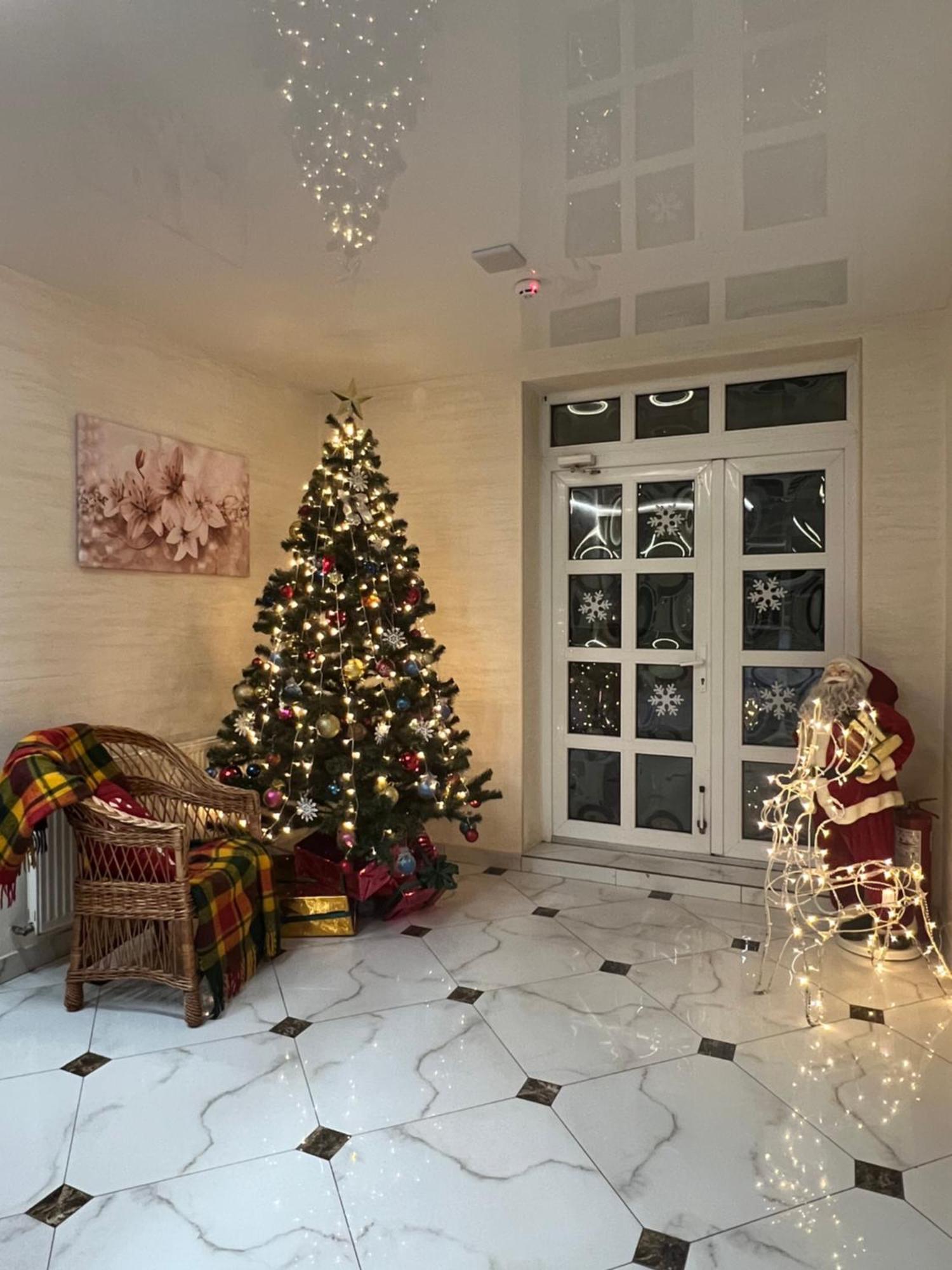 Lileya Hotel Polyana  Luaran gambar