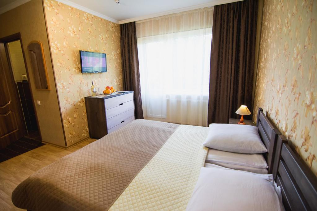 Lileya Hotel Polyana  Luaran gambar